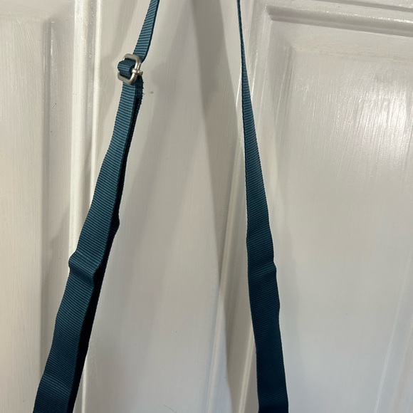 Baggallini Navy Crossbody Bag - Picture 4 of 8